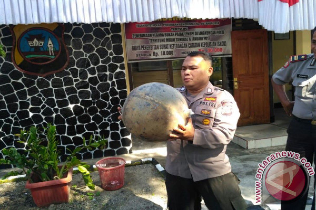 Ini Dia Benda Aneh Jatuh dari Langit