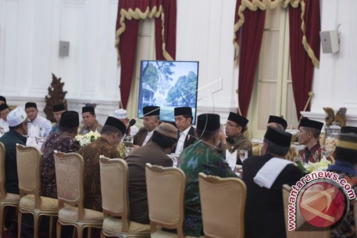 PRESIDEN TERIMA ULAMA SULAWESI SELATAN