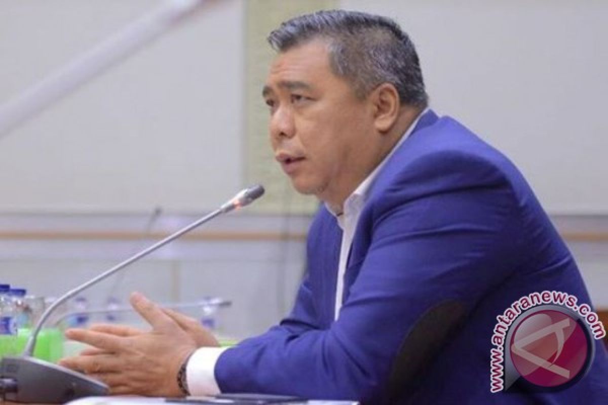 F-Nasdem: DPR lembaga publik harus terima kritikan