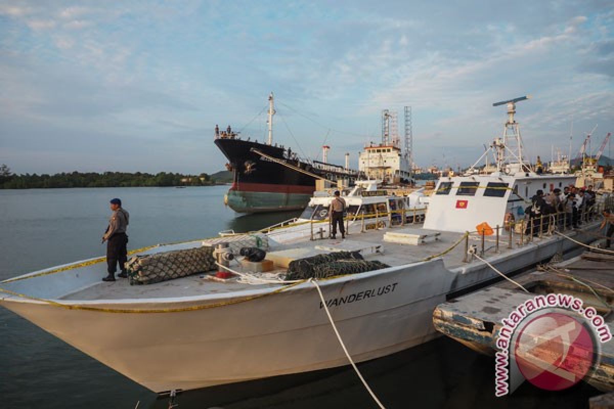 Polisi mulai bongkar kapal pembawa satu ton sabu