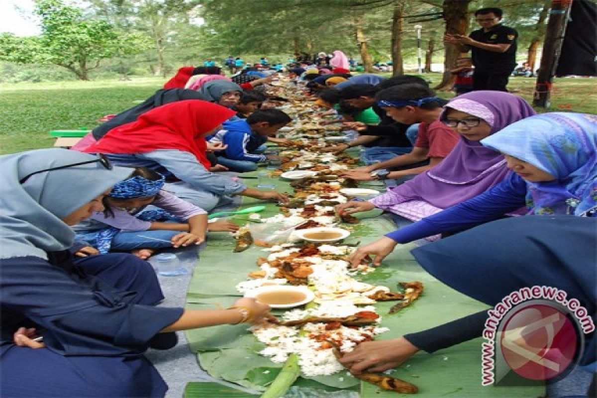 Balakecrakan Paguyuban Pasundan Batam Berdaun 120 Meter 