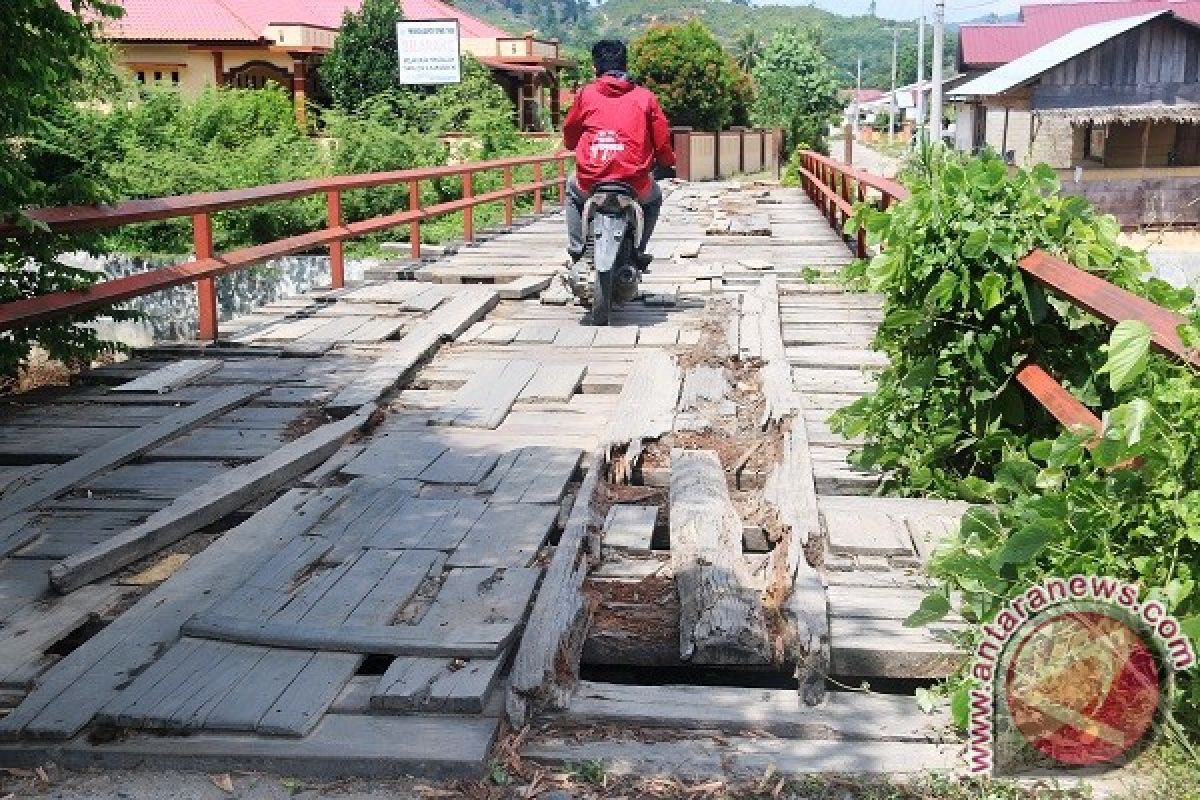 Jembatan Ini Siap Makan Korban