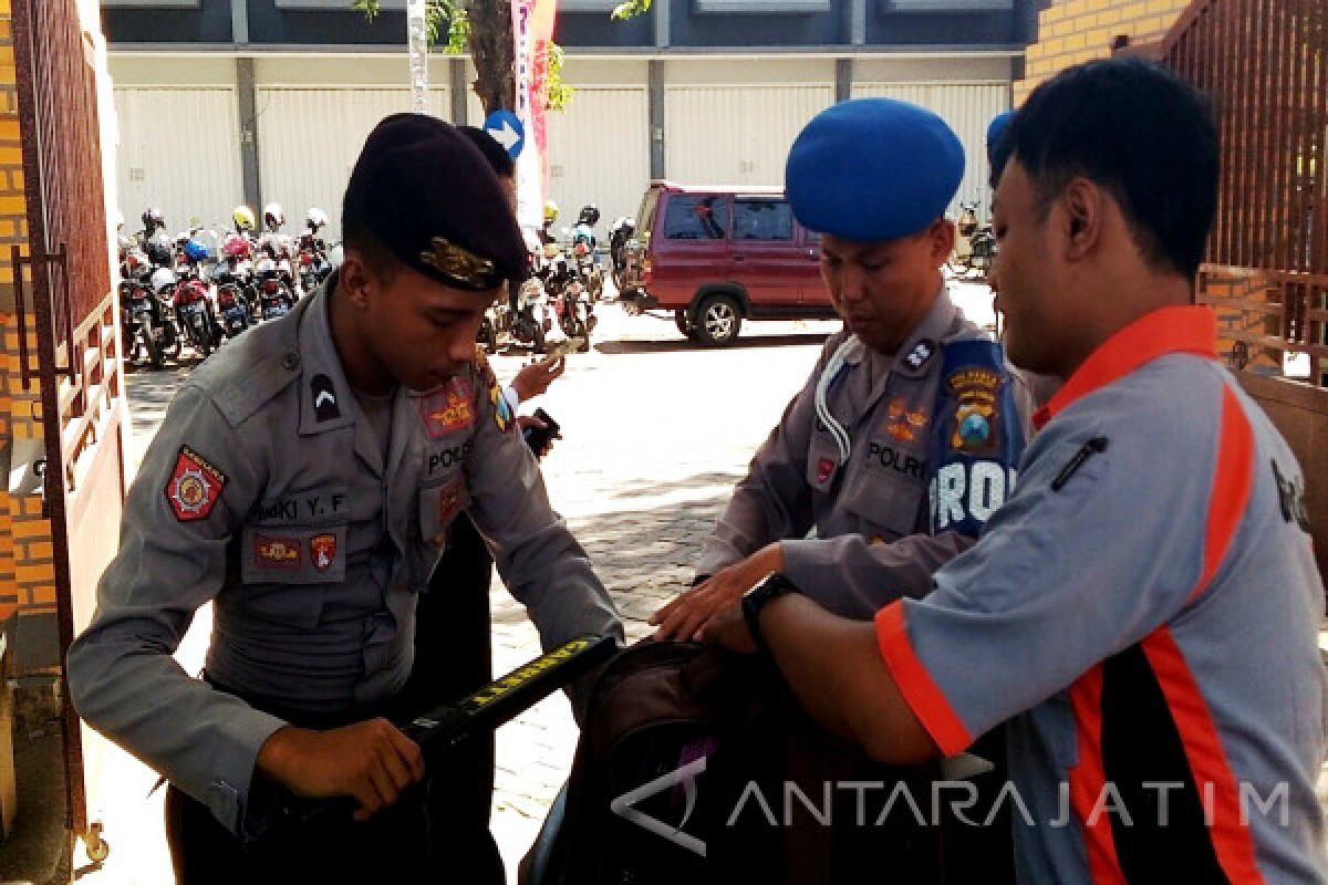 Jajaran Polres Sidoarjo Maksimalkan Penjagaan Mapolres (Video)