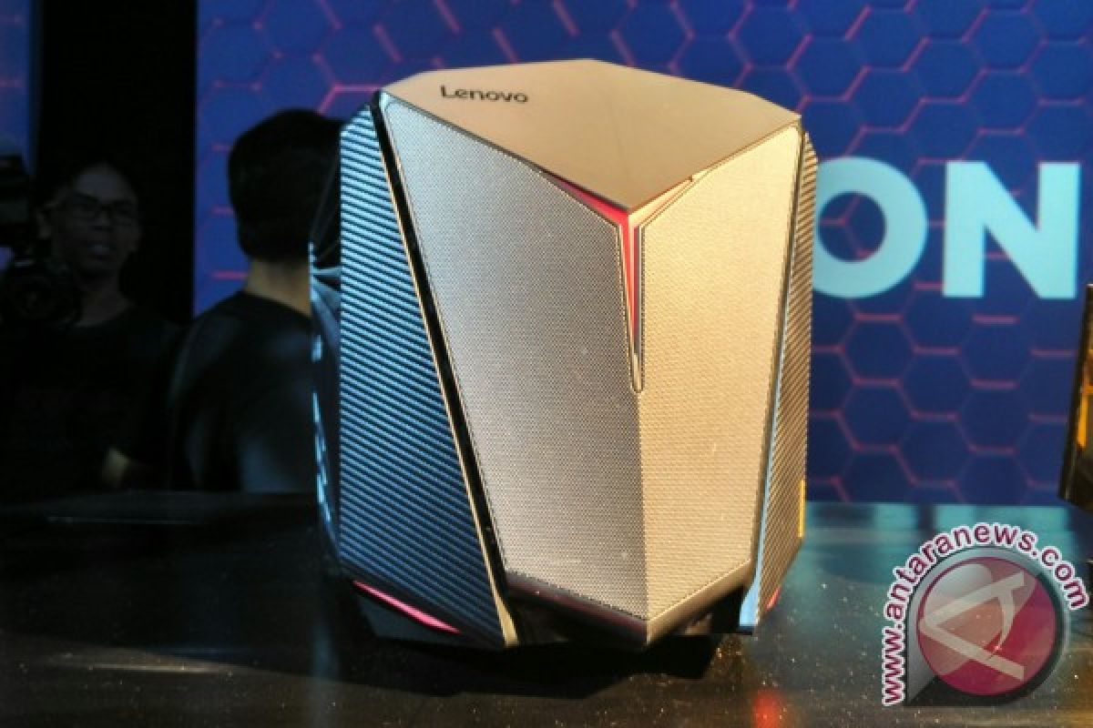 Lenovo boyong PC game Y720 Cube ke Indonesia