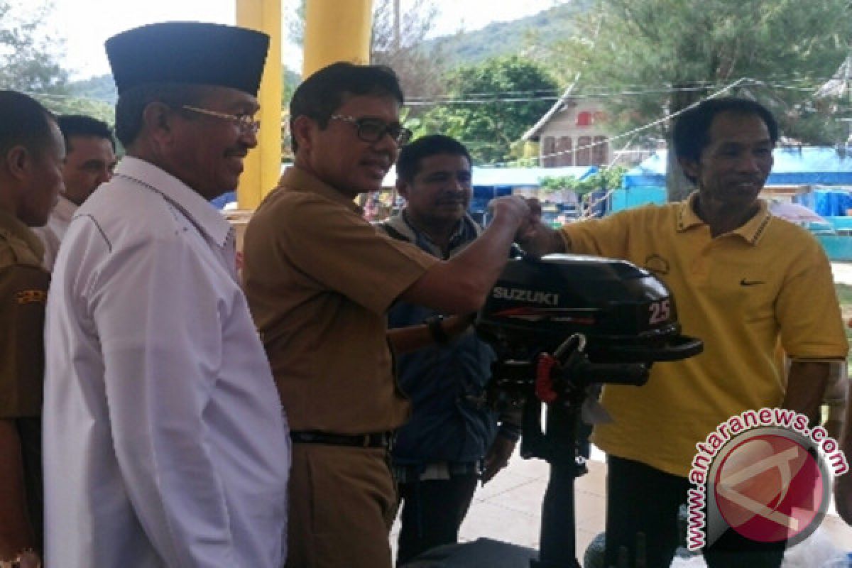 DKP Sumbar Bantu Nelayan Singkarak Jaring-Mesin Tempel