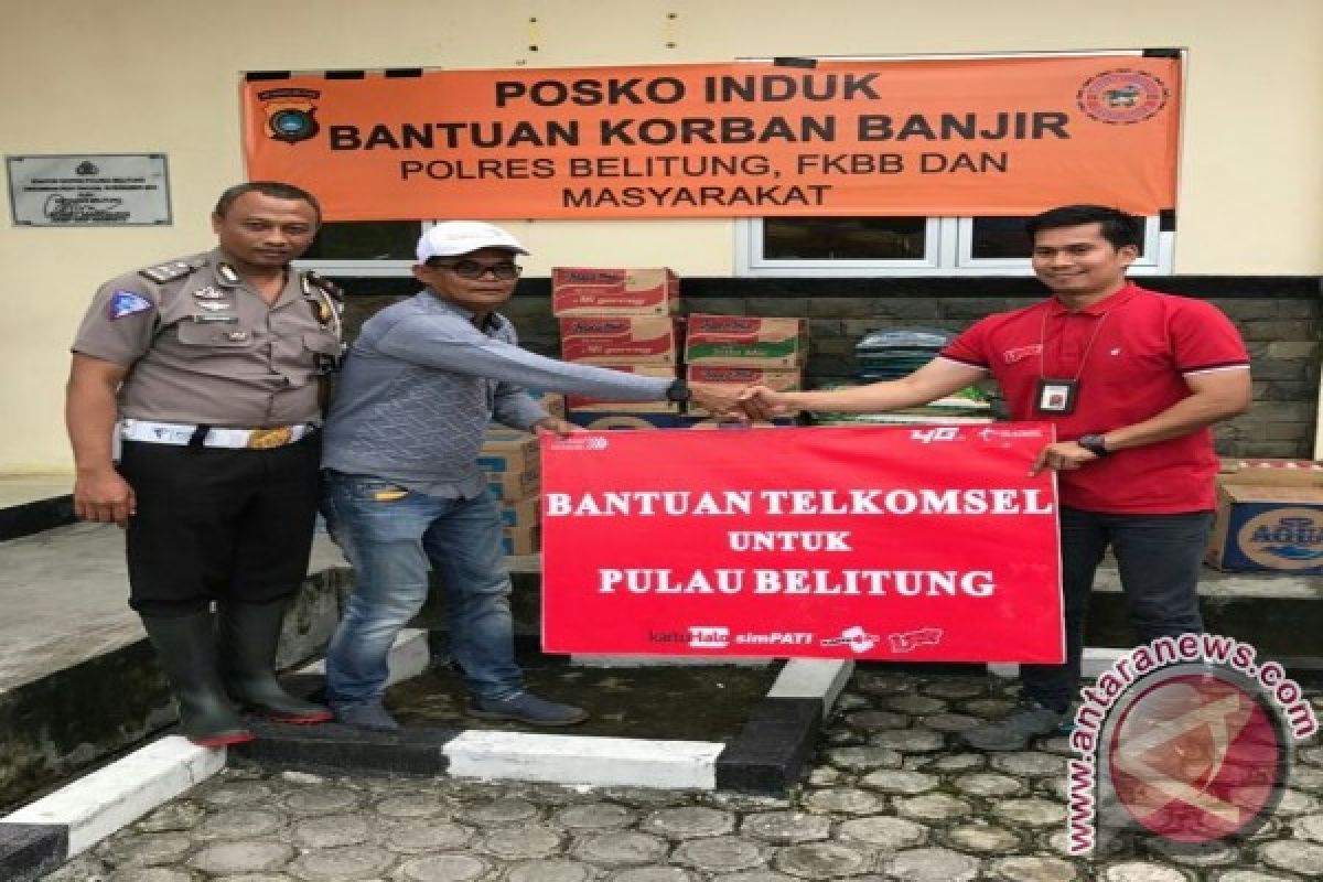 Telkomsel serahkan bantuan di Belitung
