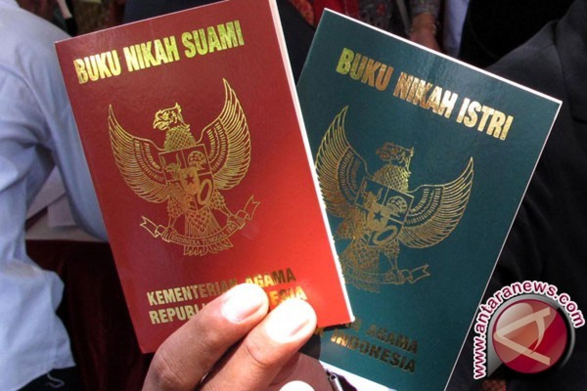 Umat Budha Lombok Barat Beramai-ramai Buat Akta Perkawinan 