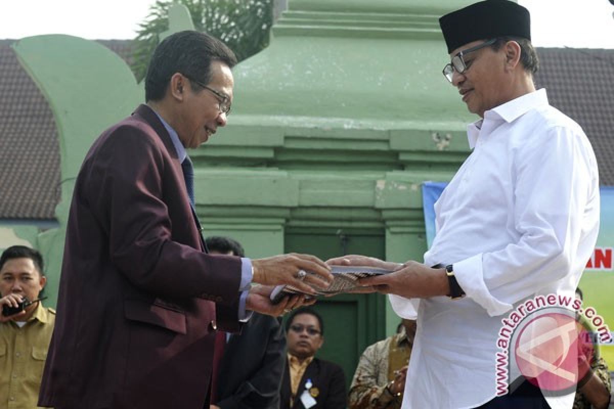 Upaya meningkatkan derajat kesehatan masyarakat