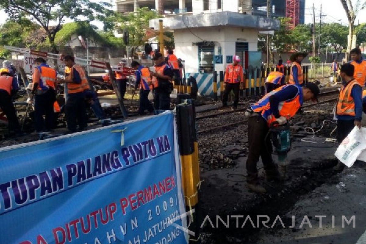 Daop dan Dishub Surabaya Resmi Tutup Perlintasan KA Sebidang di Ahmad Yani