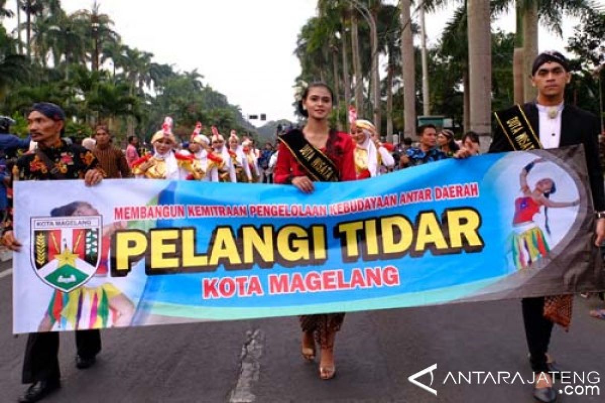 Tari Pelangi Tidar Meriahkan Pawai Budaya Apeksi di Malang