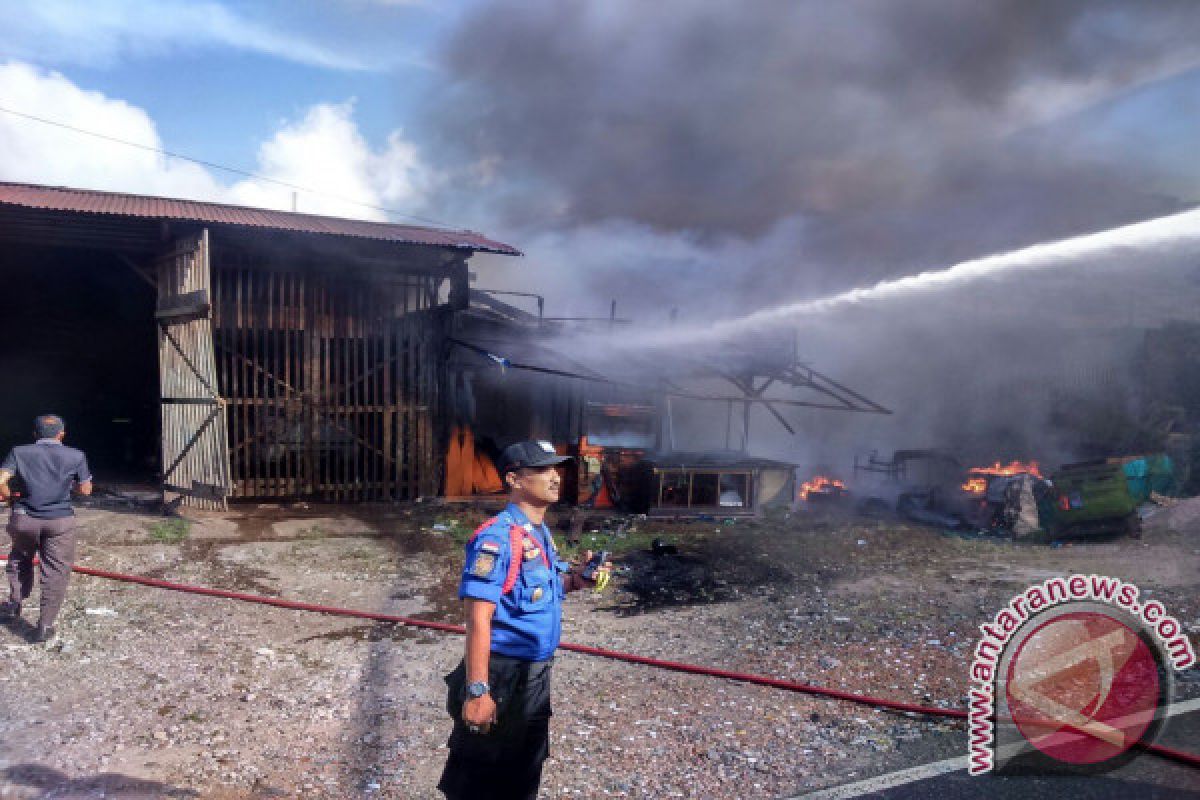 Sebuah Bengkel Jok Terbakar, Tak Ada Korban Jiwa