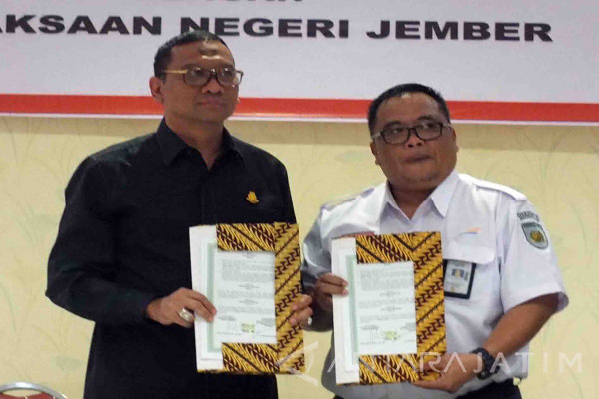 KAI Daop Jember  dan Kejari Tandatangani Mou Penanganan Perdata-TUN (Video)