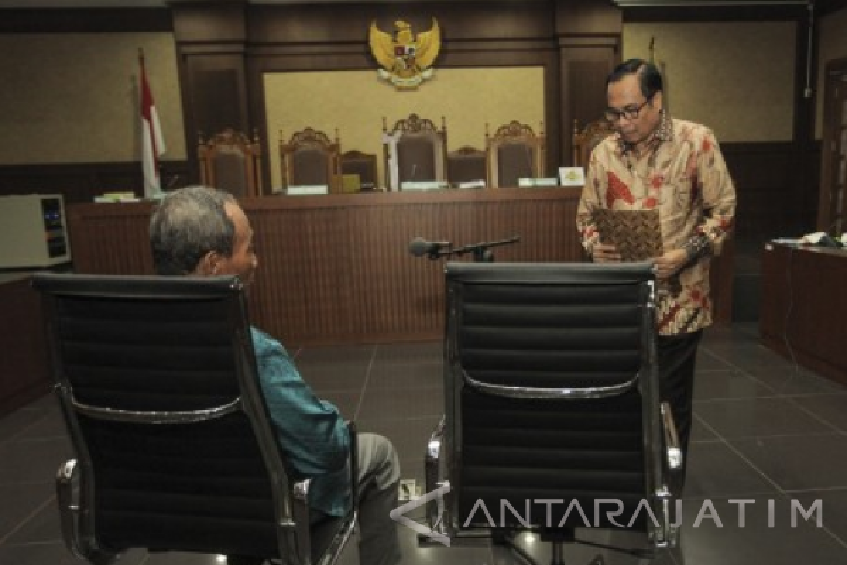 Irman-Sugiharto Divonis 7 dan 5 Tahun Penjara