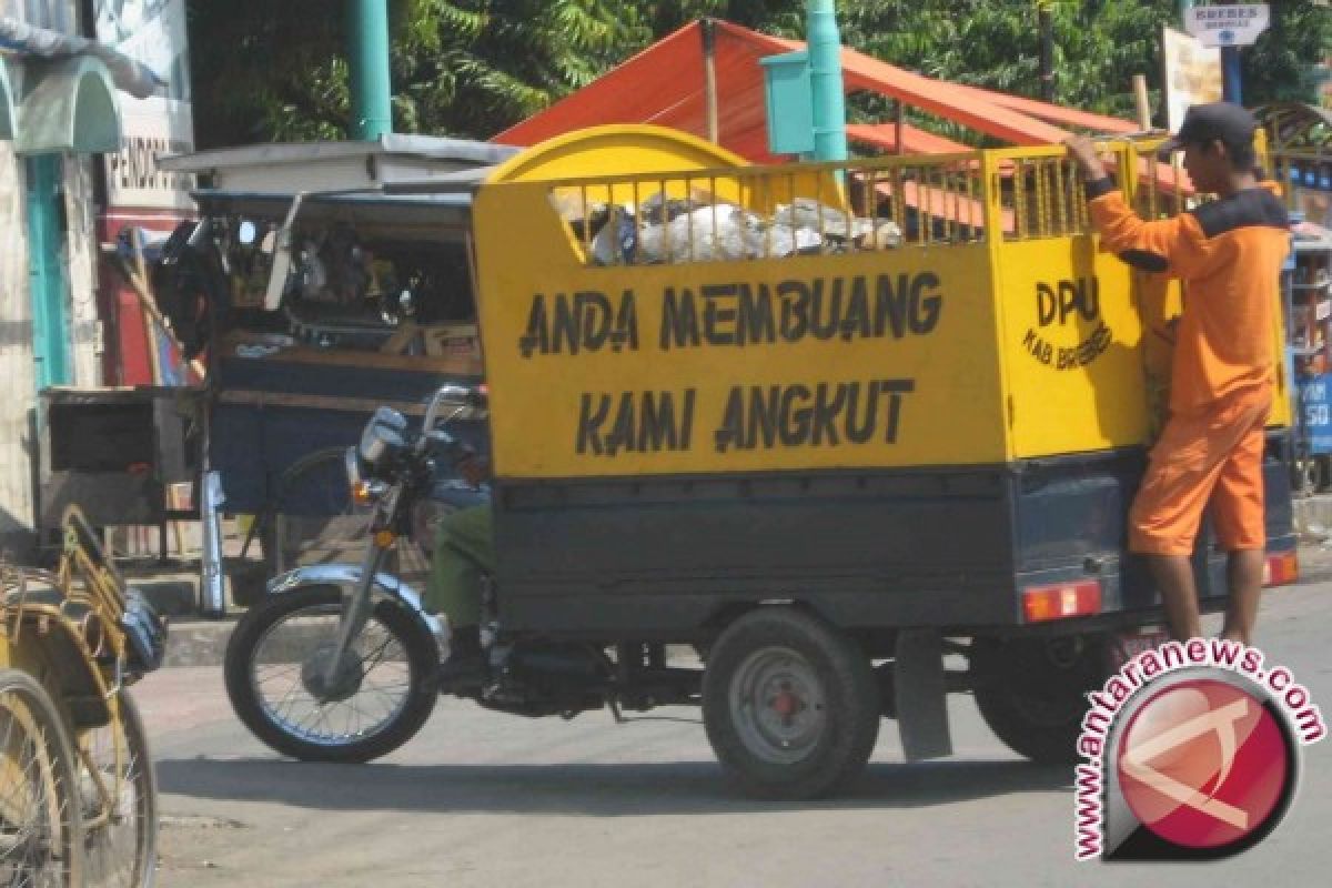 Warga Lombok Barat Memproduksi 125 Kubik Sampah/Hari 