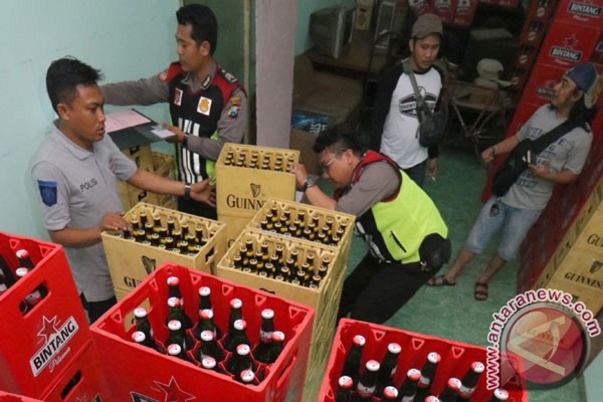 Polres Cirebon sita ribuan liter minuman beralkohol