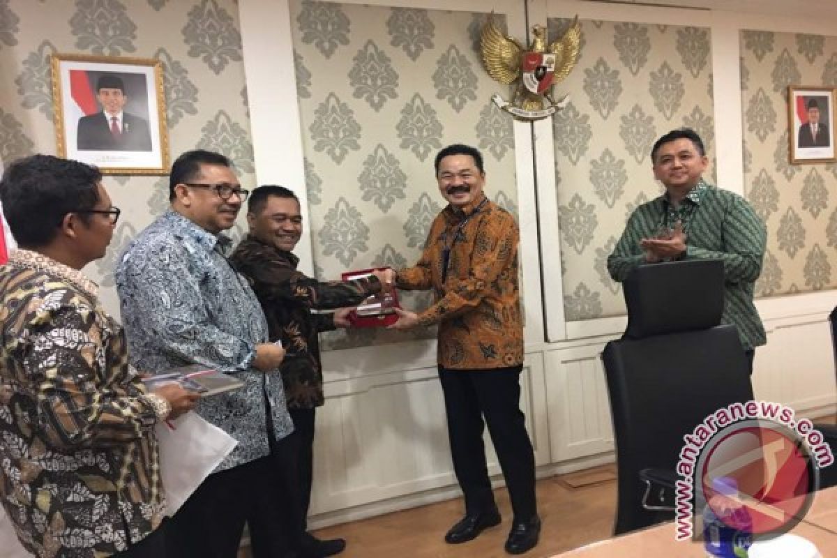 Pemprov Jatim Dukung Gerakan Nasional Nontunai