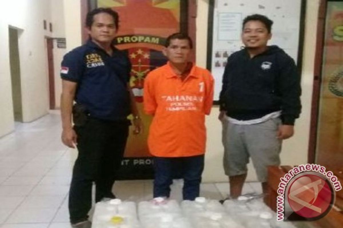 Polres Bangka Barat Sita Seratusan Bungkus Arak Siap Edar