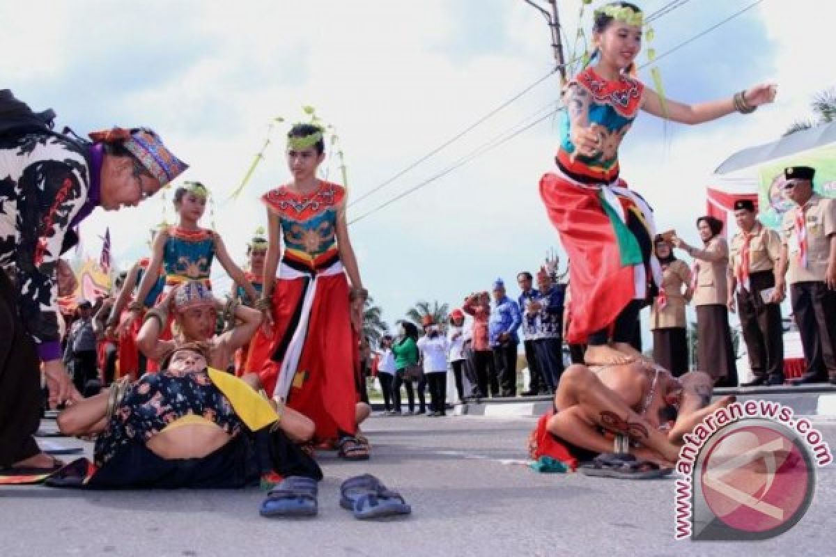 Karnaval Budaya Tutup Pergelaran Kemah Budaya Nasional