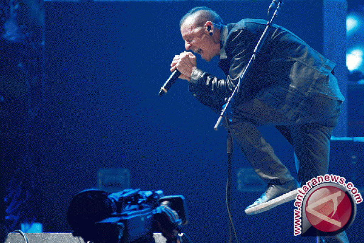 Streaming lagu Linkin Park naik drastis setelah kematian Chester