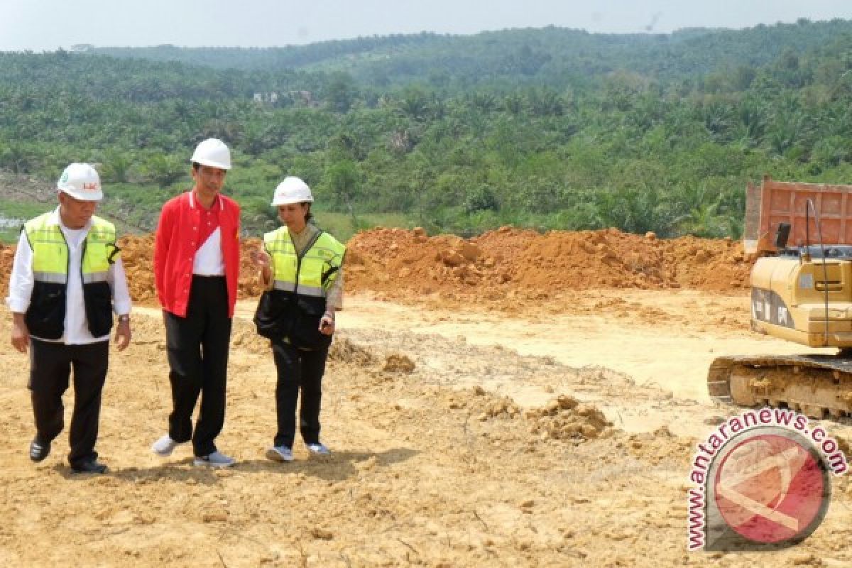 Presiden tinjau pembangunan tol Pekanbaru-Dumai