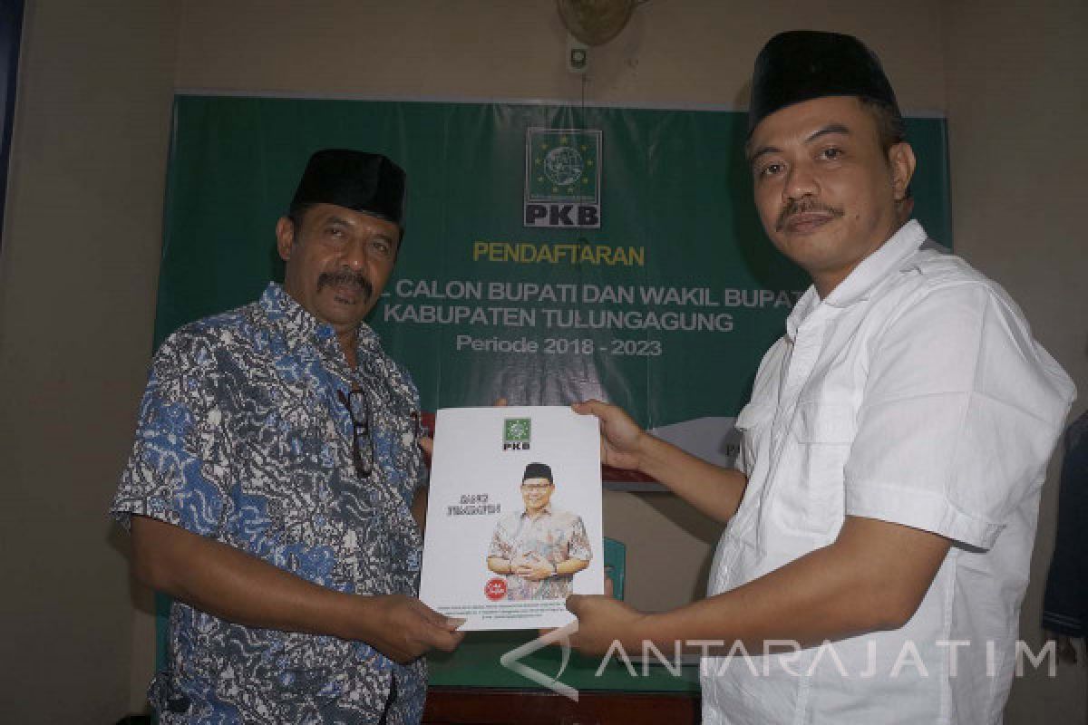 Margiono Ambil Formulir Pendaftaran Bacabup PKB Tulungagung