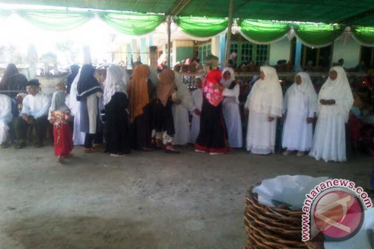 Masyarakat Kimak Pesta Kampung Jelang Keberangkatan Haji