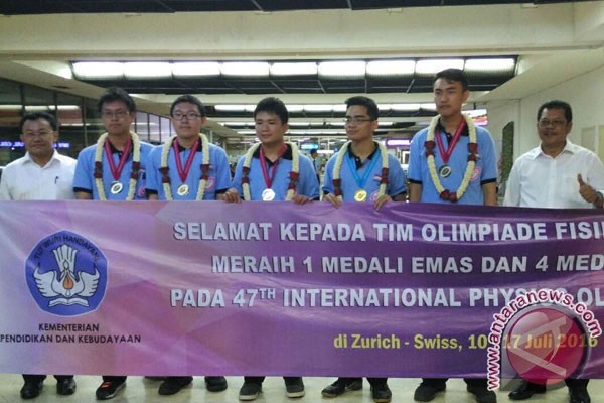 Indonesia Raih Dua Emas Tiga Perak dari Olimpiade Fisika