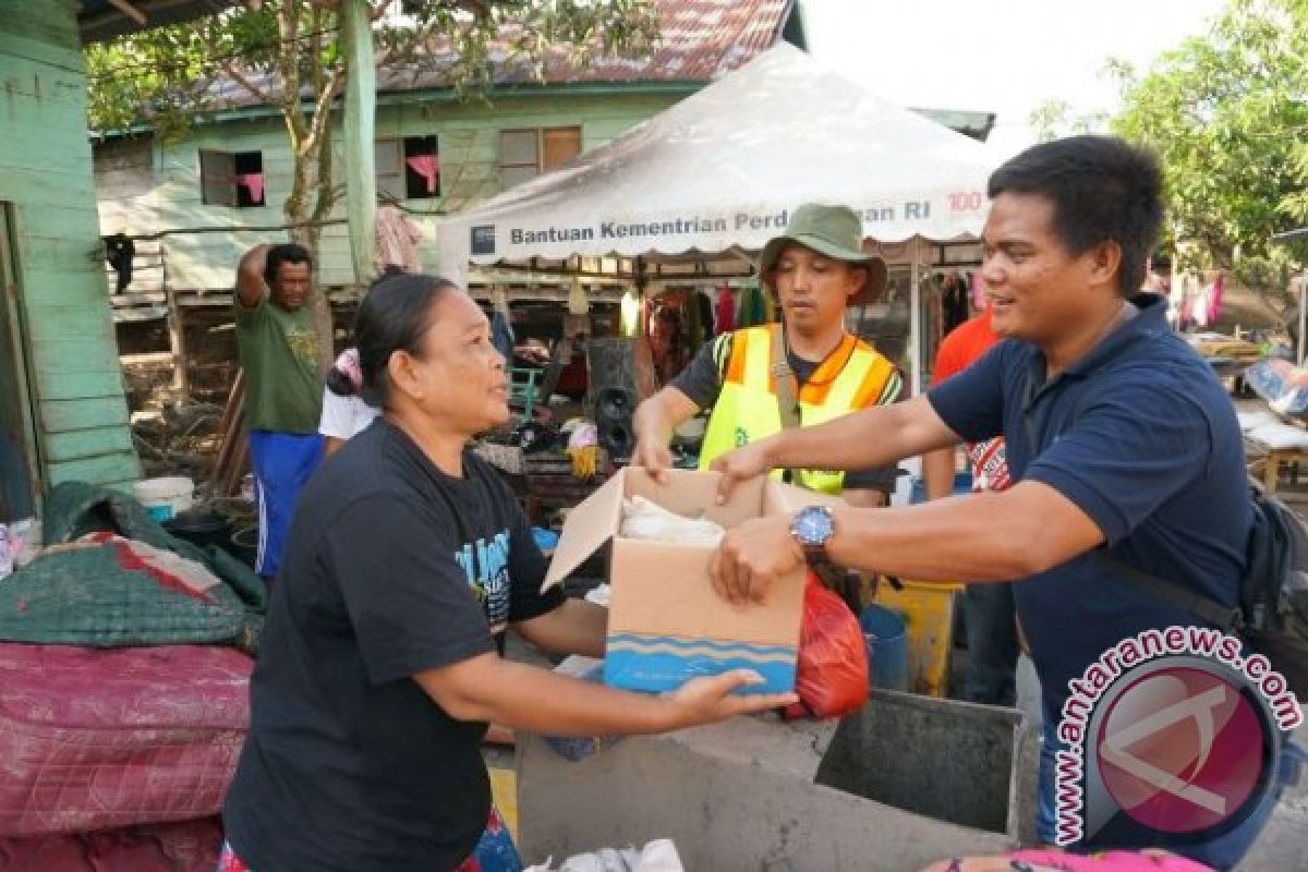 PT Timah Salurkan Bantuan Bagi Korban Banjir di Belitung Timur