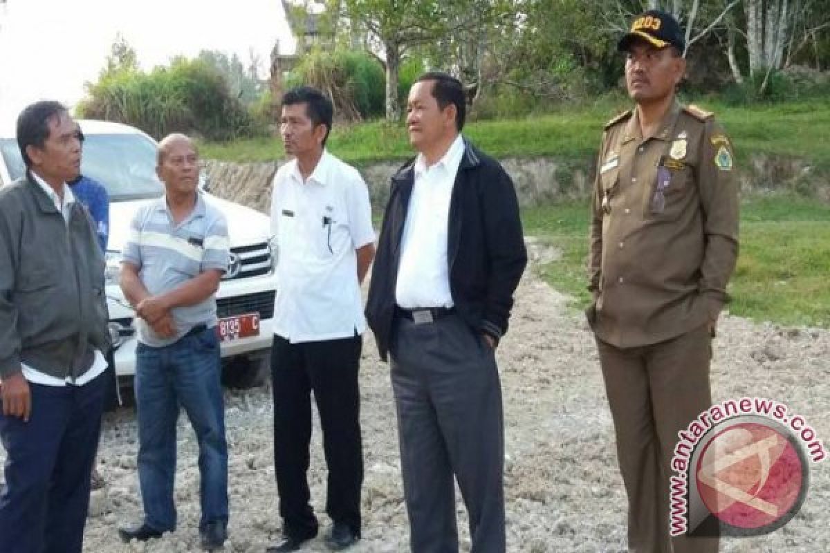 Masyarakat Palipi Kabupaten Samosir Buka Akses Jalan