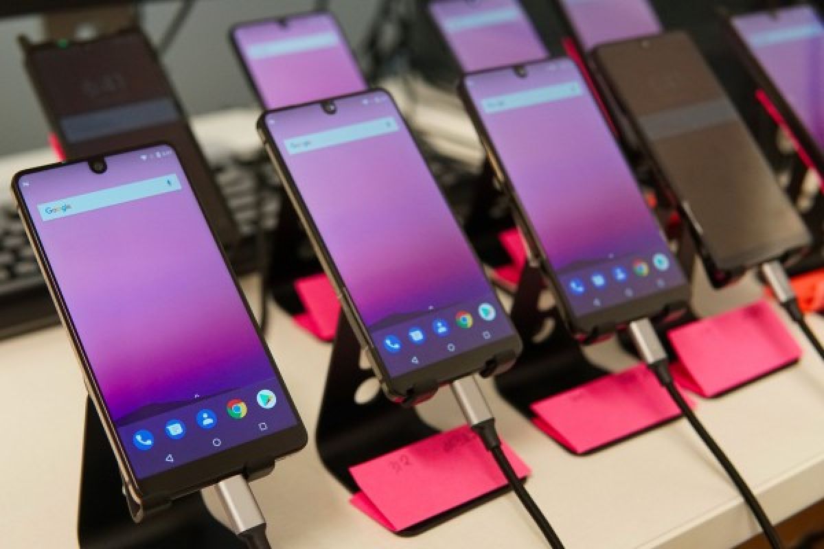 Essential Phone masih dalam tahap produksi massal