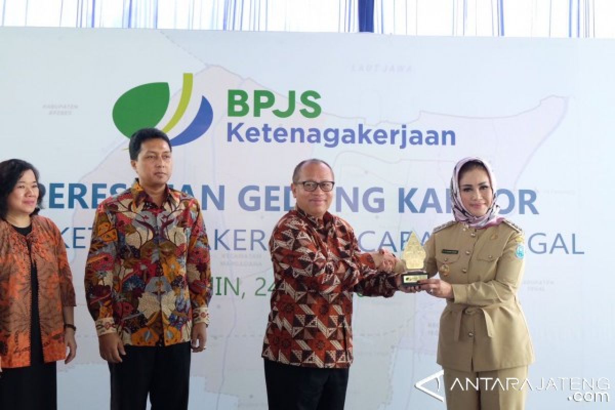 PFI serahkan bantuan pelajar gempa Pidie Jaya