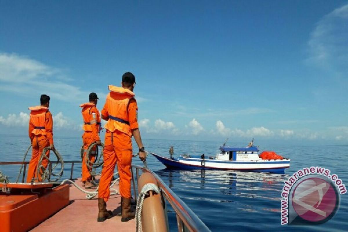 Basarnas Selamatkan Kapal Mati Mesin Perairan Wakatobi 