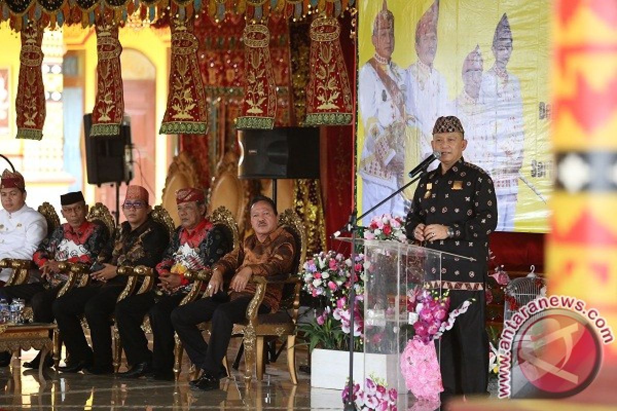 Ike Edwin: Hidupkan Kembali Adat dan Budaya Lampung