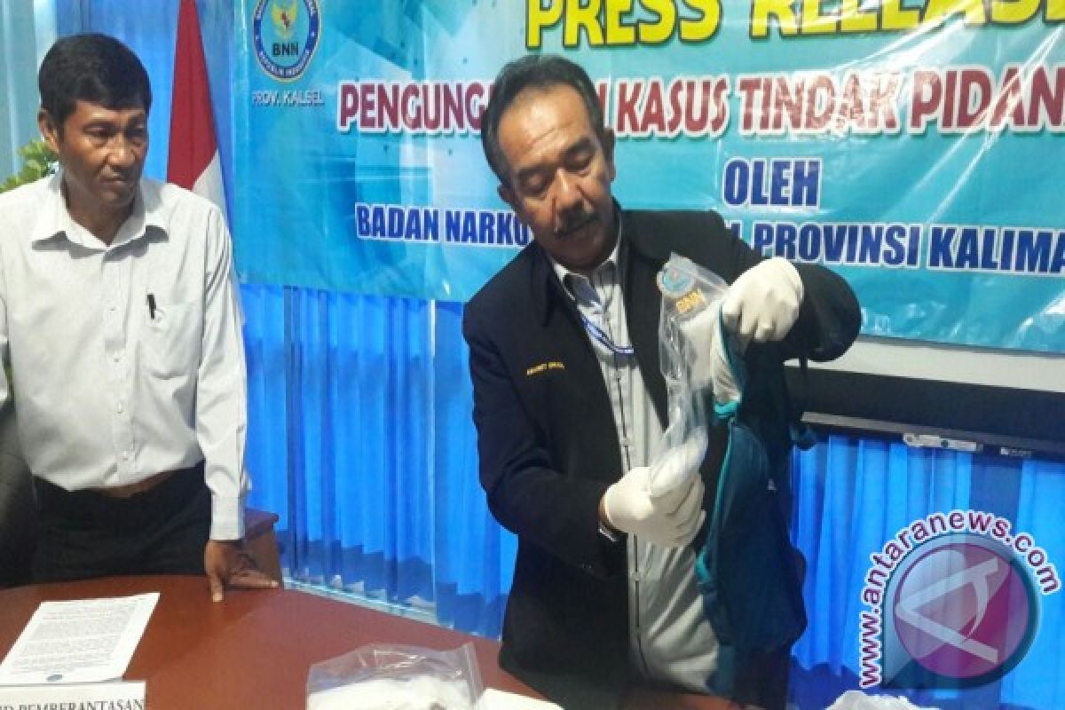 BNNP Kalsel Tangkap Kurir 500 Gram Sabu-Sabu Di Bandara 