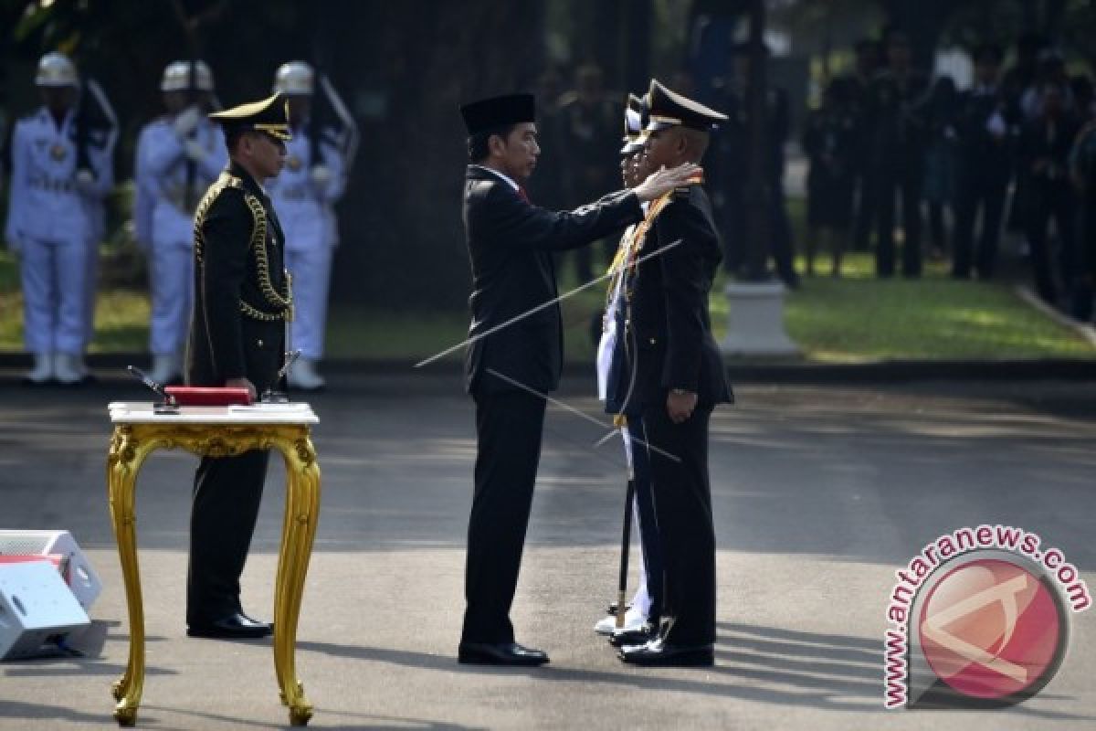 Presiden Jokowi Minta TNI-Polri Terus Jaga Soliditas