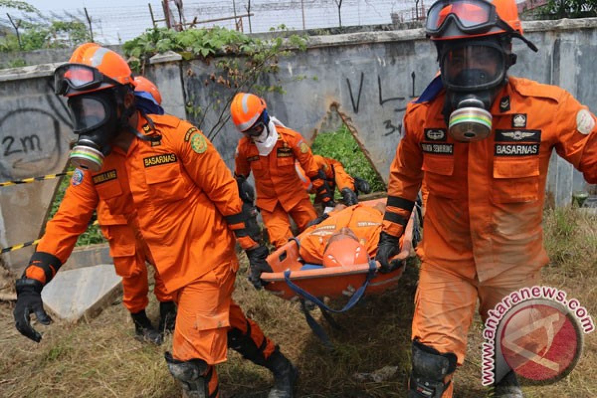 Basarnas evakuasi pendaki jatuh ke jurang