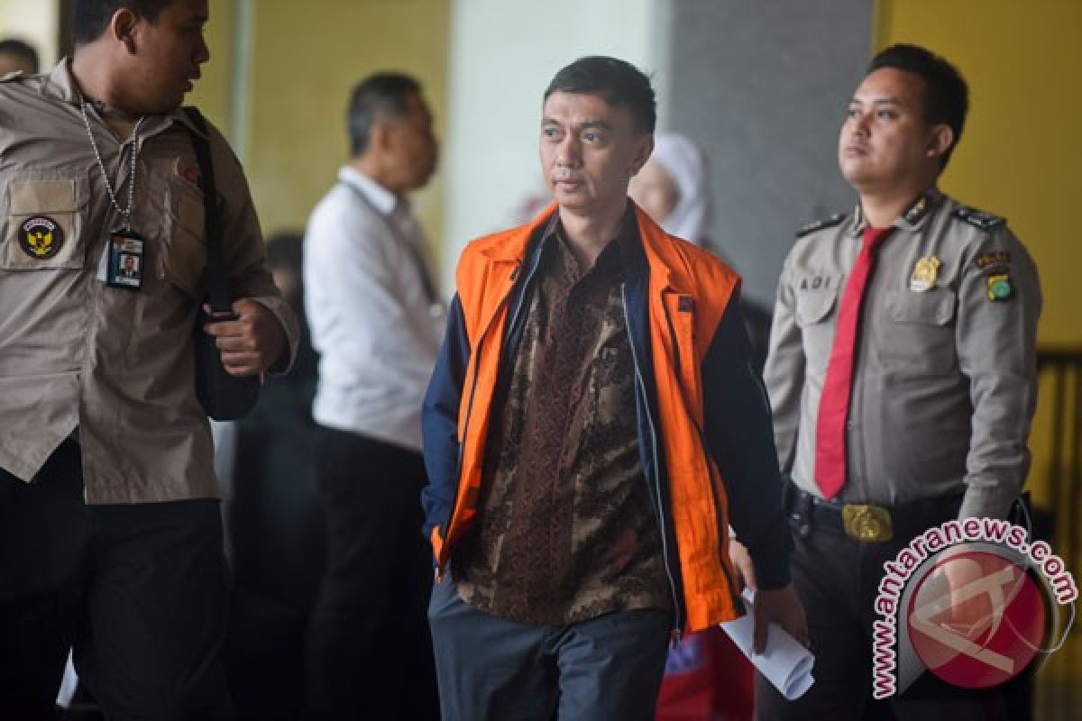 KPK perpanjang penahanan dua tersangka kasus Kemendes-BPK