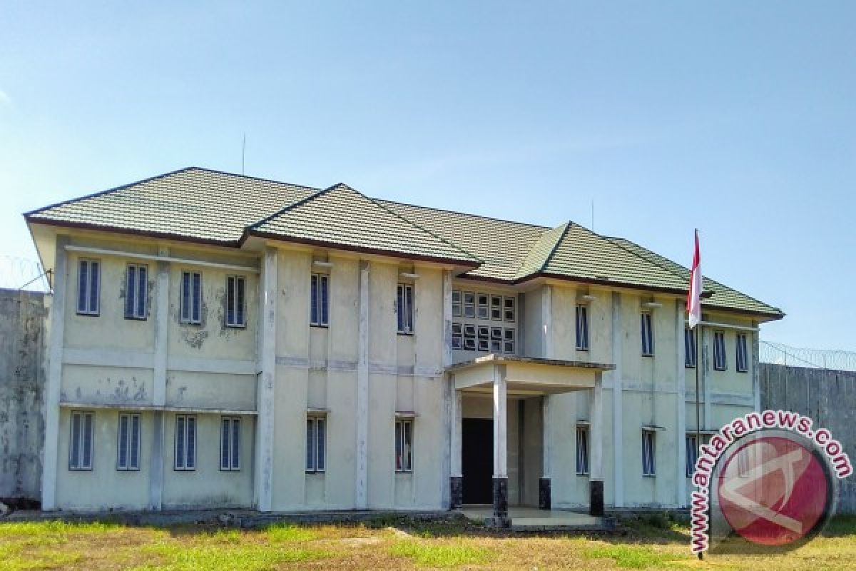 Hundreds of inmates sent home in Banjarbaru