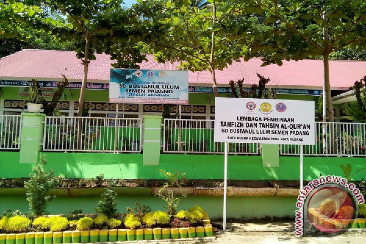 SD Bustanul Ulum Padang Raih Adiwiyata Mandiri 2017