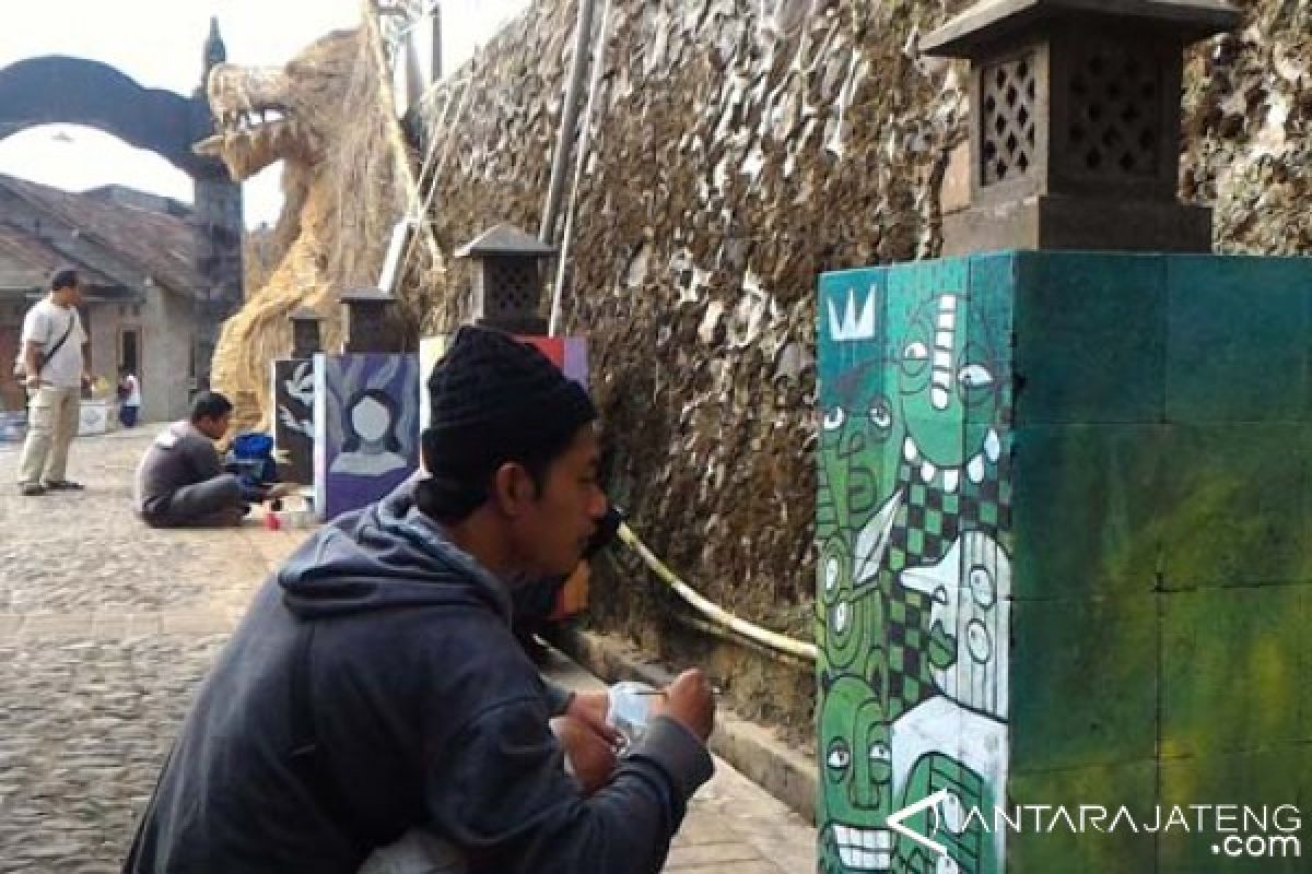 Lukisan Mural Warnai Arena Festival Lima Gunung