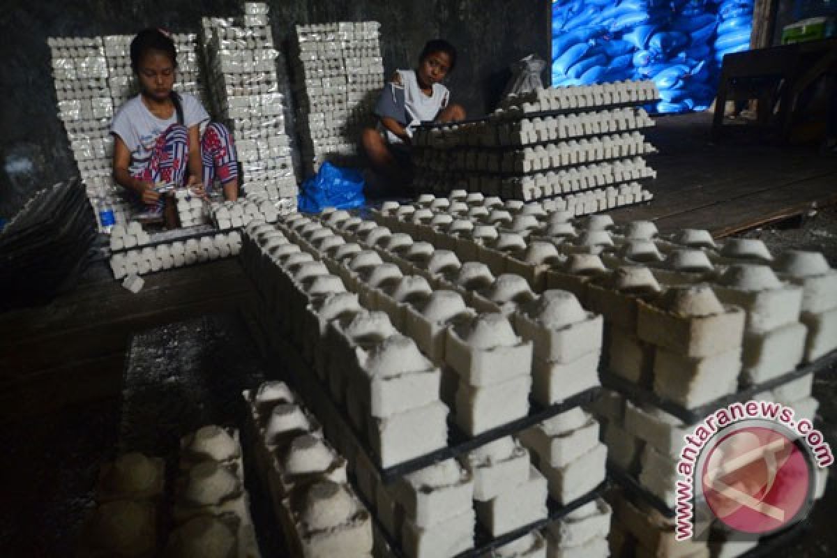 Karimun pastikan persediaan garam cukup