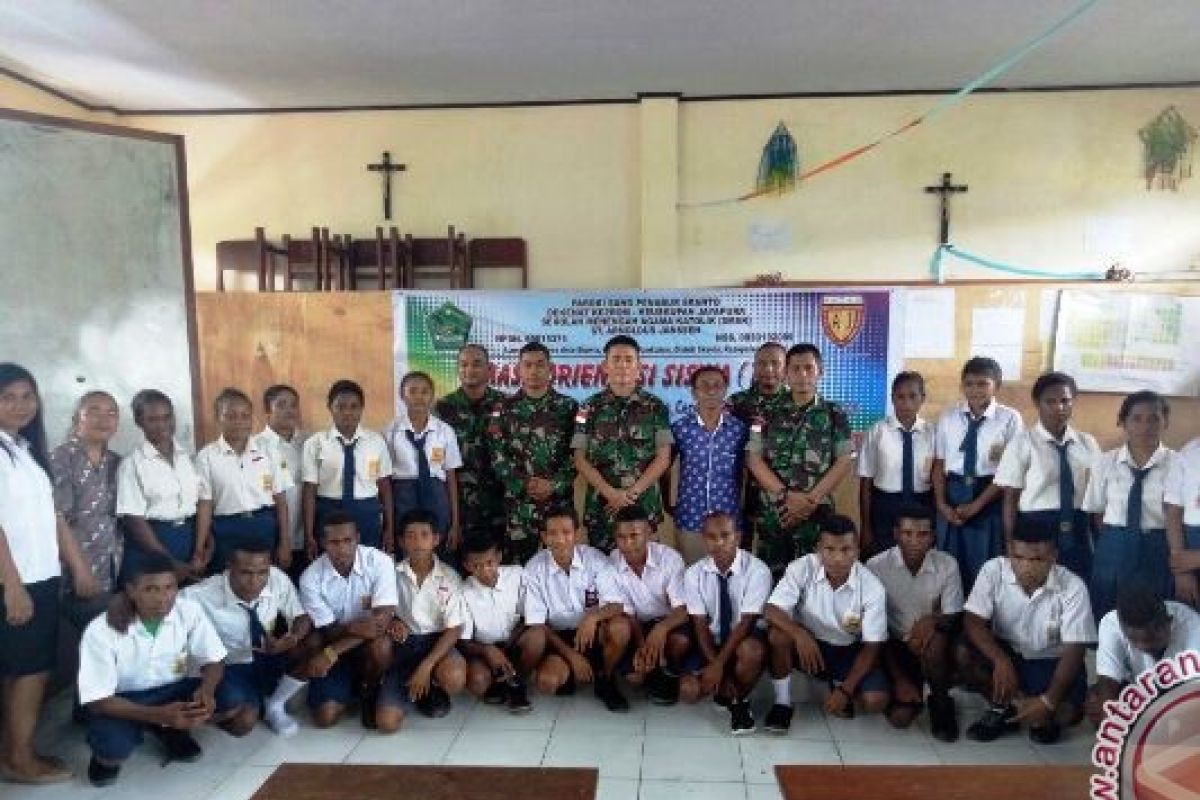 TNI berikan ceramah bela negara kepada pelajar