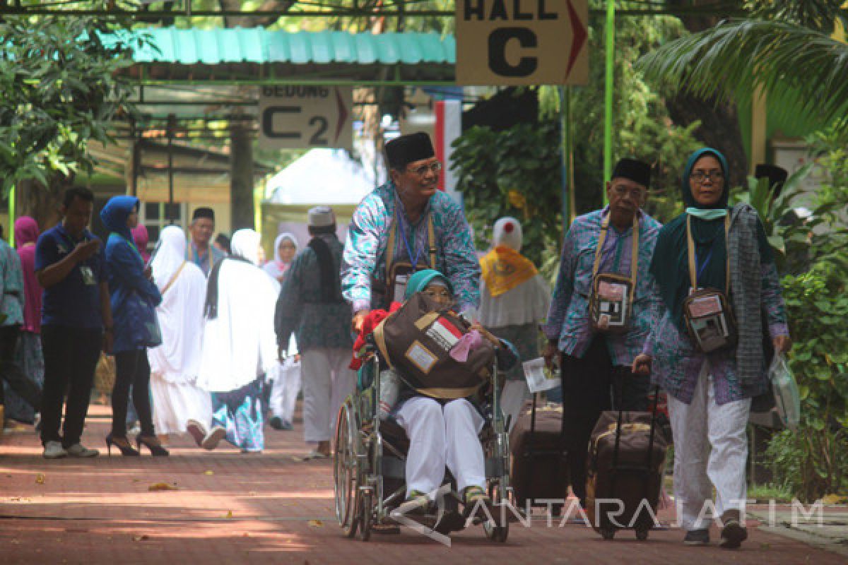 Visa Haji Embarkasi Surabaya Rampung 70 Persen