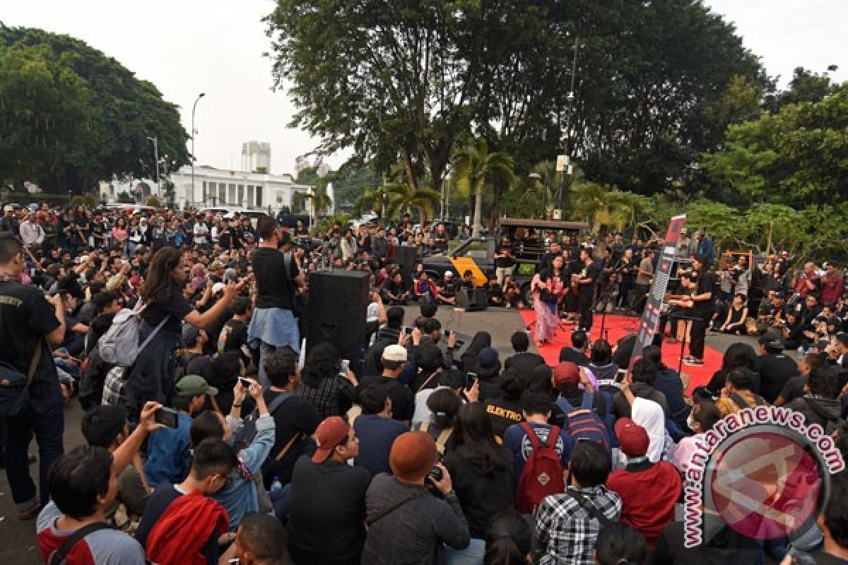 Band Efek Rumah Kaca tampil di Kamisan, ini alasannya