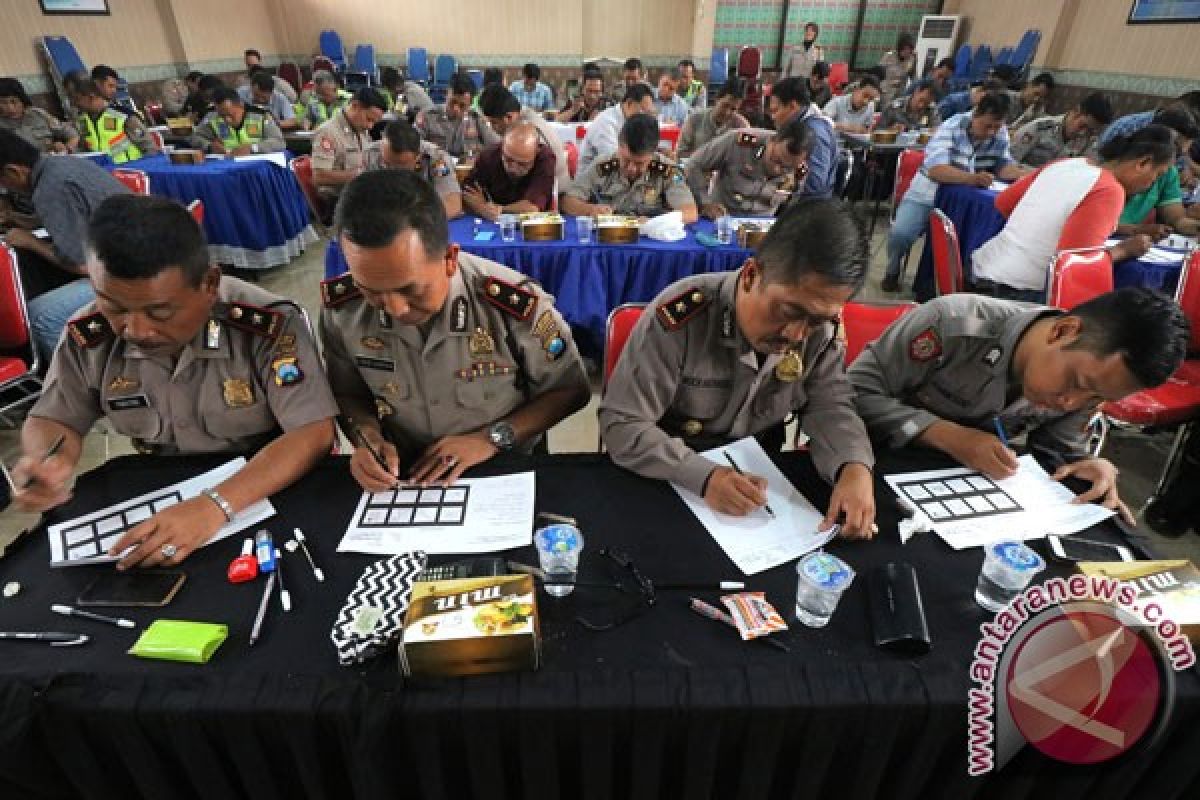 Kemarin, ratusan polisi Papua Barat minta pindah hingga interior mobil terbaik di MBtech Awards