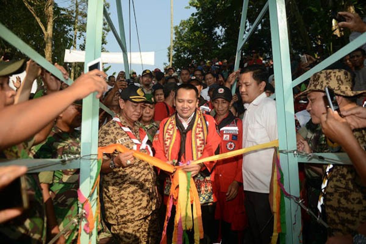 Gubernur Lampung Resmikan Jembatan Gantung 