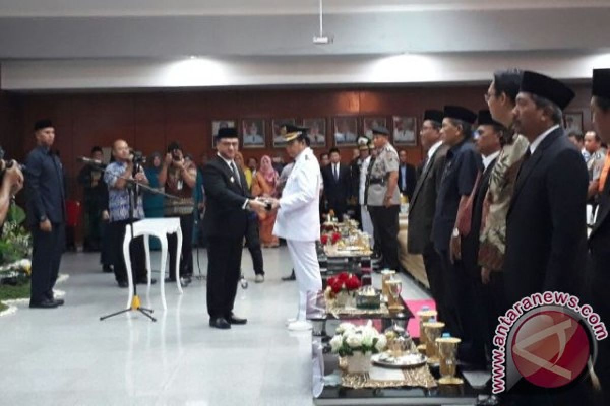 Gubernur Kepulauan Babel Lantik Bupati Bangka Tengah