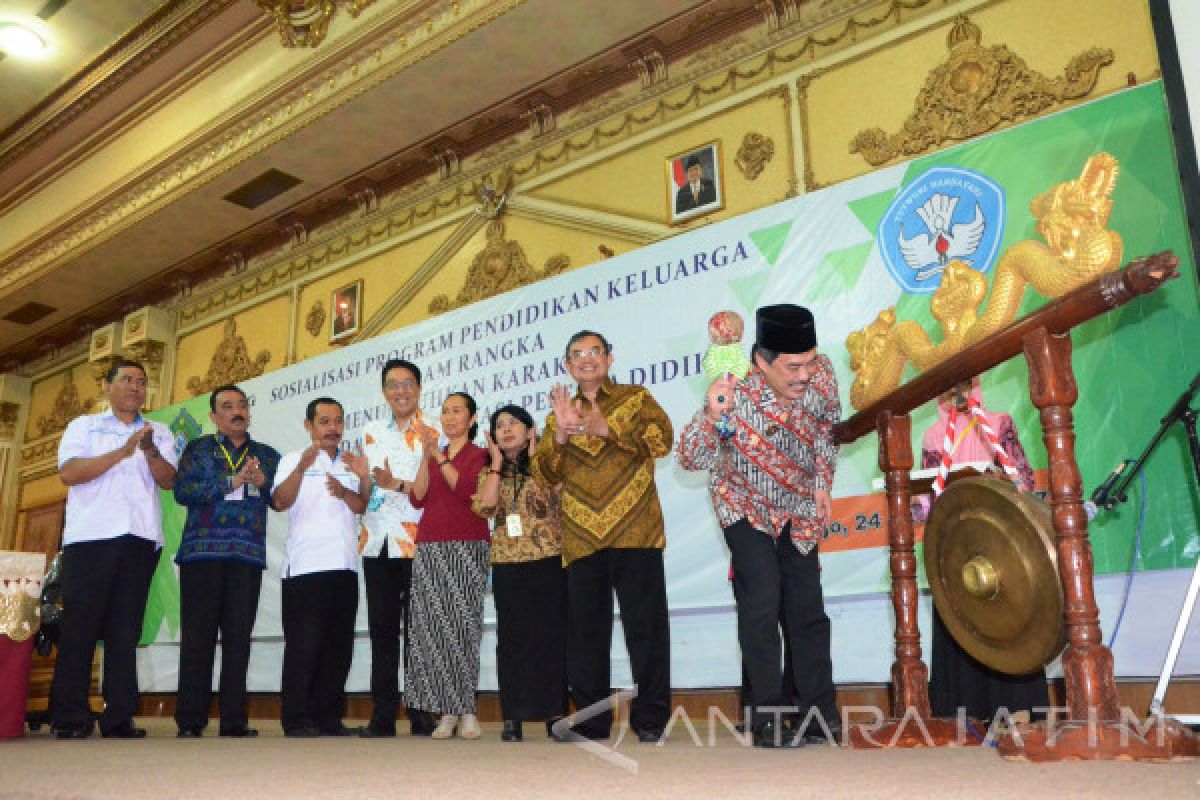 Sidoarjo Sosialisasikan Program Pendidikan Keluarga