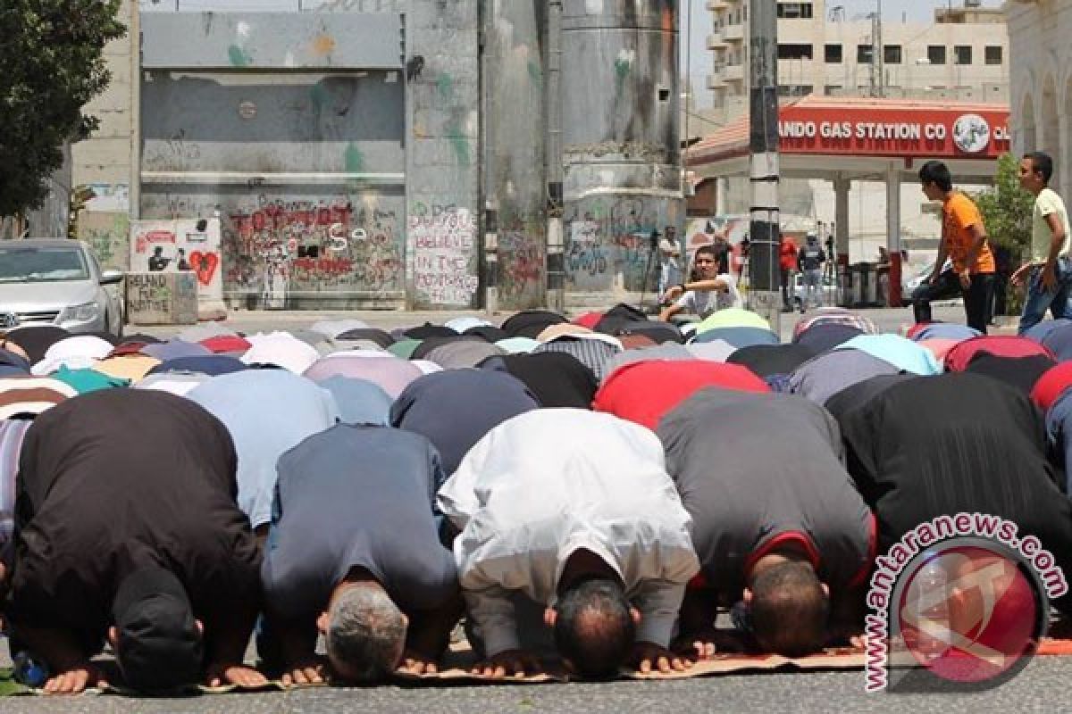 Israel Larang Pria Di Bawah Usia 50 Tahun Masuk Masjid Al-Aqsa