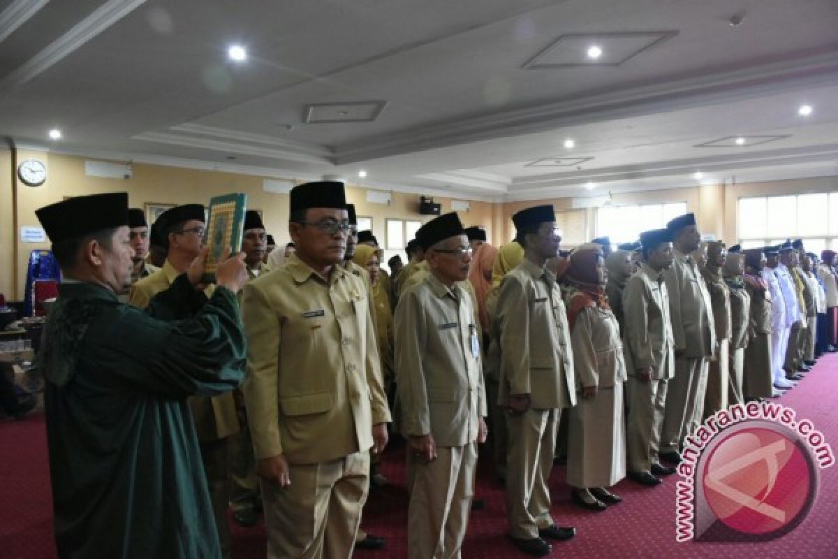 Nelayan Brebes Banting Setir Jadi Petani Garam